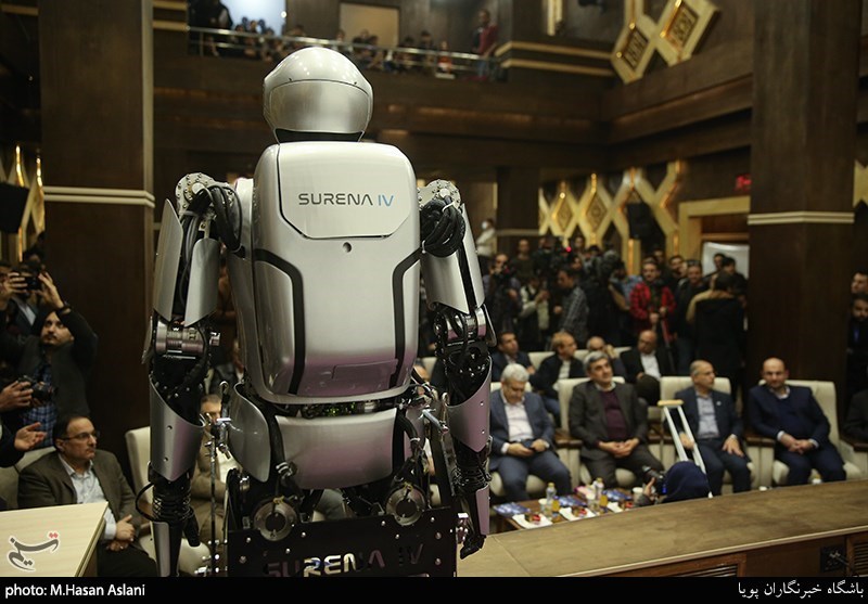 رونمایی از نسل چهارم ربات انسان‌نمای سورنا