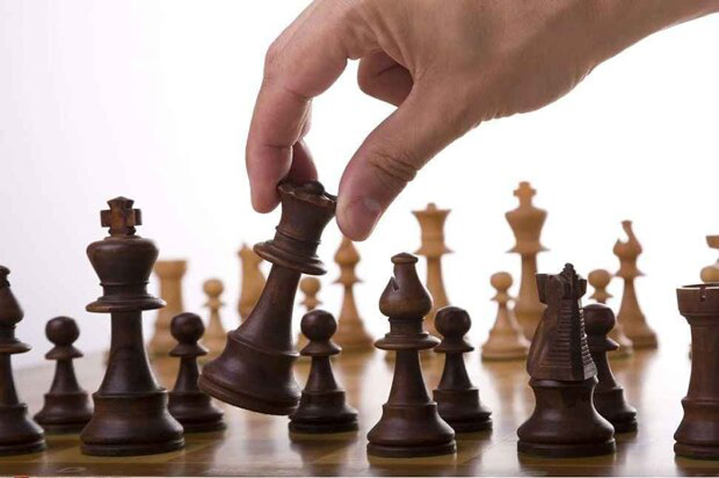 هوش مصنوعی مانند یک انسان شطرنج بازی می کند