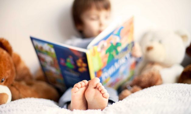 چگونه کودکان را به کتاب خواندن علاقه مند کنیم ؟