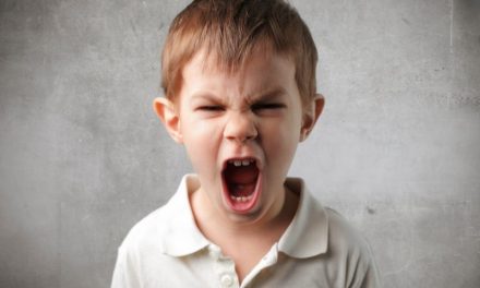 علل خشم در نوجوانان و روش برخورد صحیح با پرخاشگری
